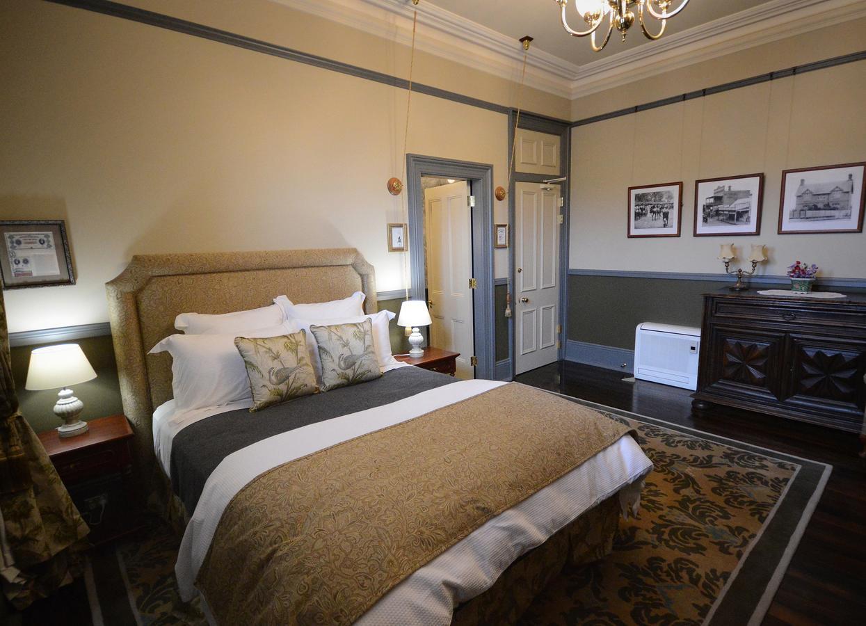 Old Bank Boutique Hotel Mittagong Exterior foto