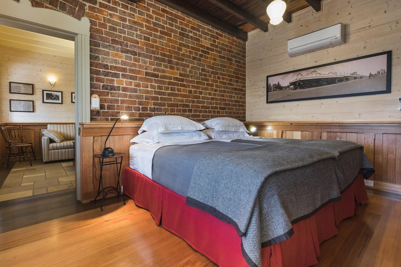 Old Bank Boutique Hotel Mittagong Exterior foto